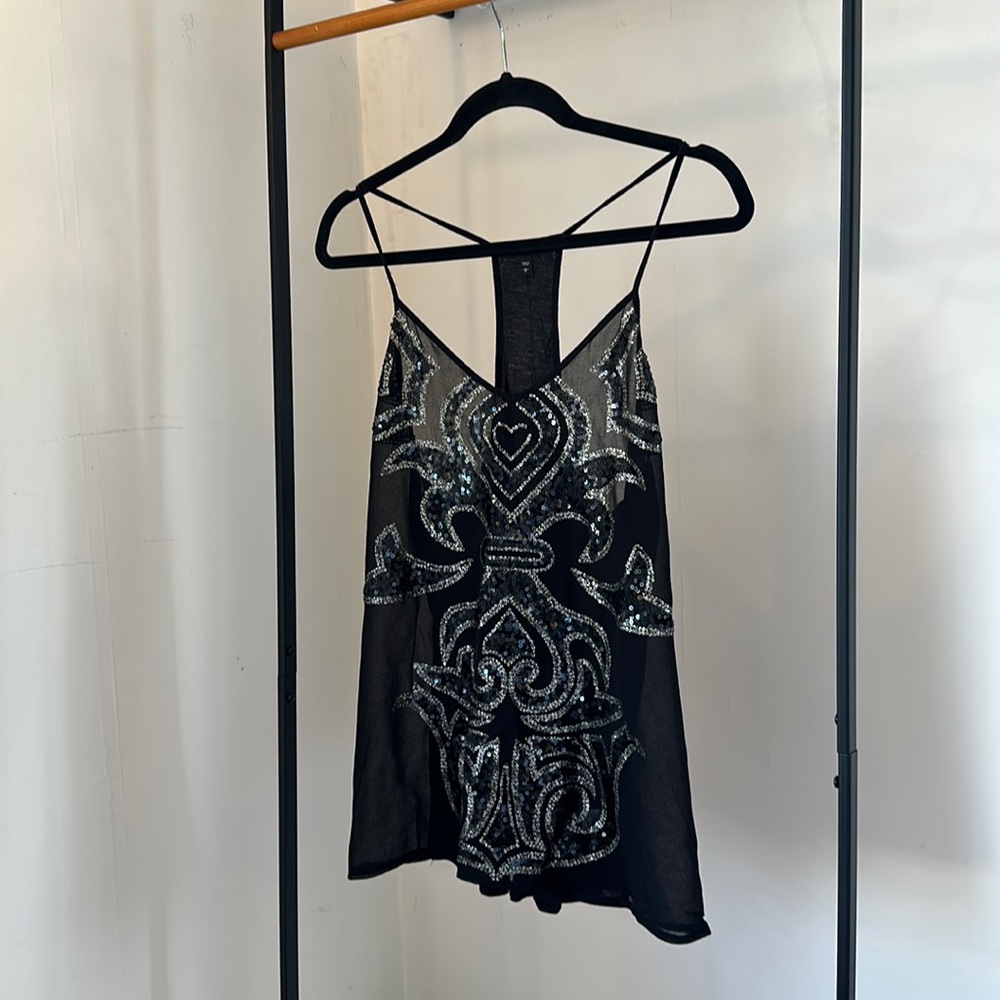 large black Express  sequence tank